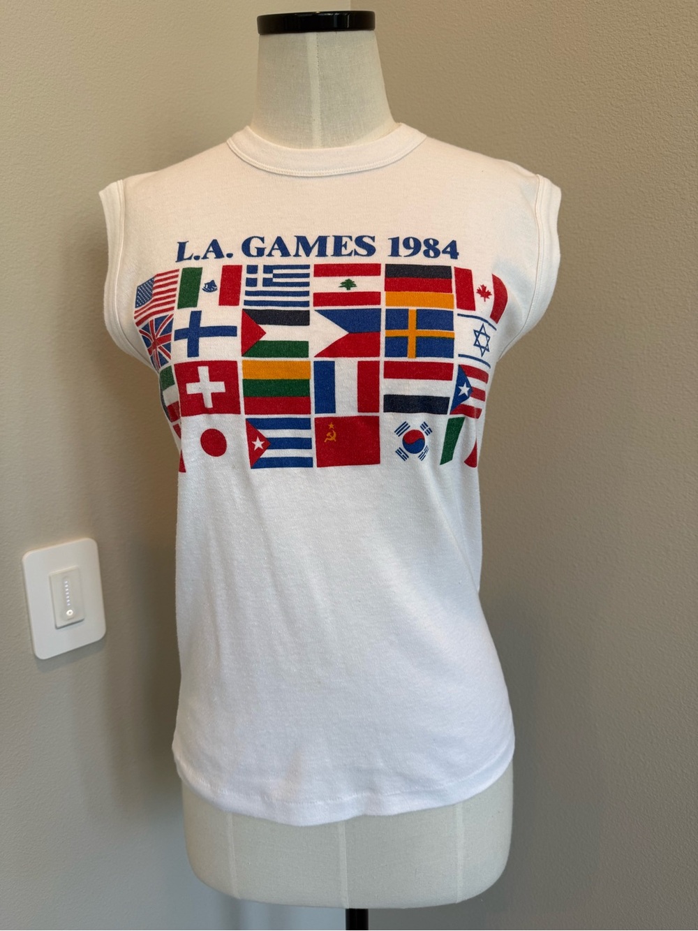 Vintage L.A. Olympic Games 1984 Multi Flag Graphic Sleeveless Tee